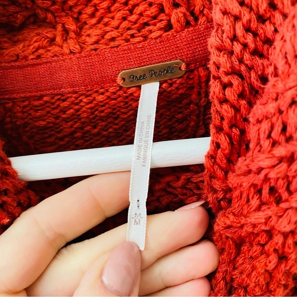 Free People Cropped Cowl Neck Pullover Knit Sweater Red Sz Medium - Picture 4 of 9